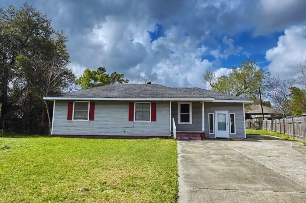 2 Pacific Circle, Orange, TX 77630 - #1