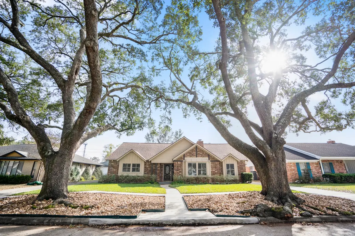 6203 Cheena Drive, Houston, TX 77096 - Image #1