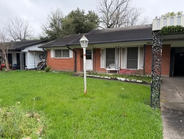 335 Red Ripple Road, Houston, TX 77091