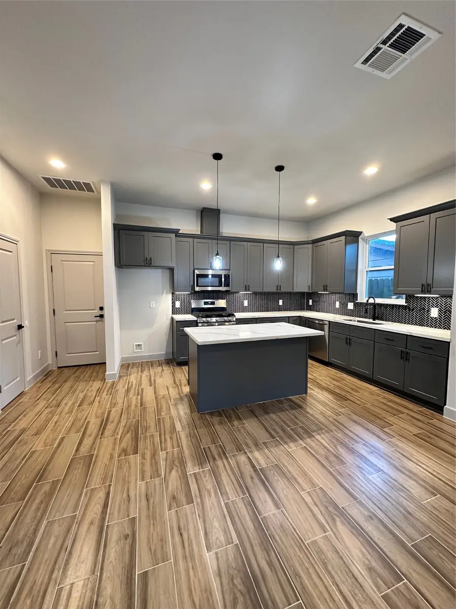 1052 Marjorie Street, Houston, TX 77088 - Image #2