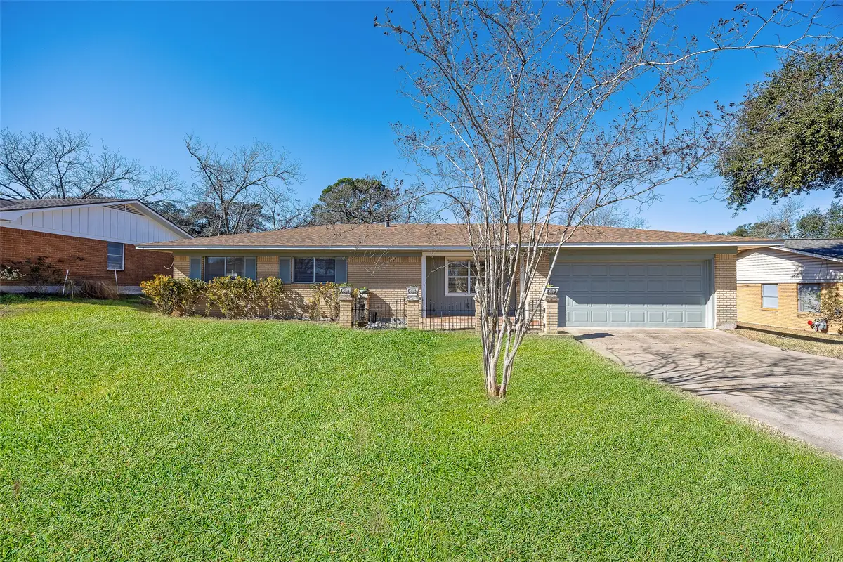1404 Woodson Lane, Brenham, TX 77833 - #1