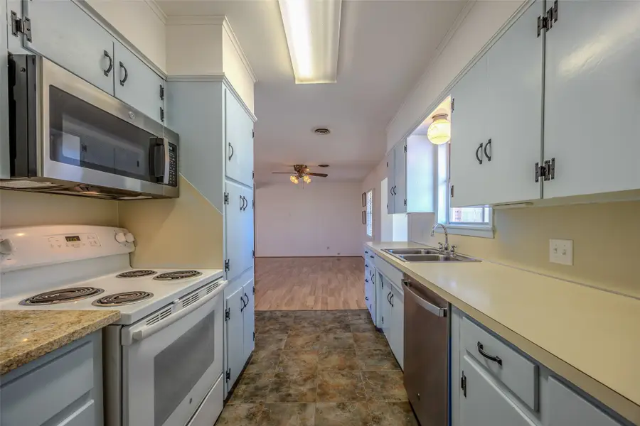 1404 Woodson Lane, Brenham, TX 77833 - #3