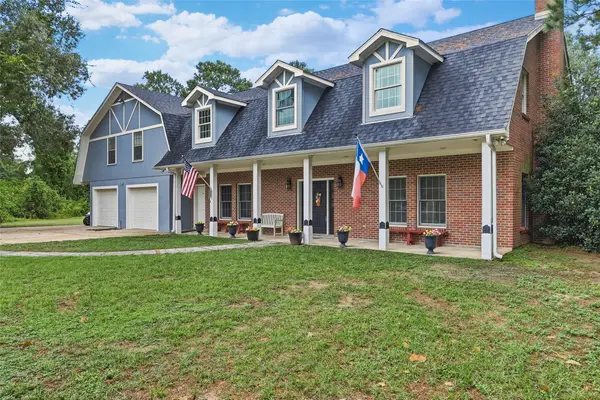 8714 Holly Hills Drive, Tomball, TX 77375