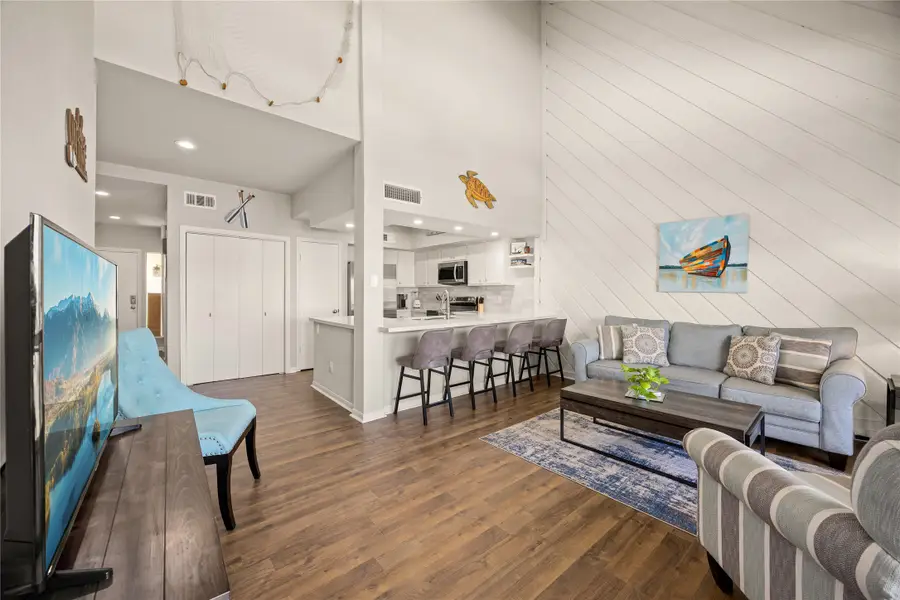 108 April Point Drive S, Montgomery, TX 77356 - Image #3