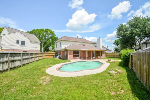 4013 Ivywood Drive, Pearland, TX 77584