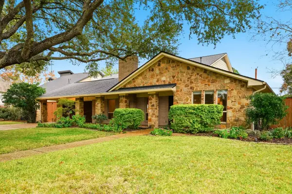 2914 Manila Ln, Houston, TX 77043