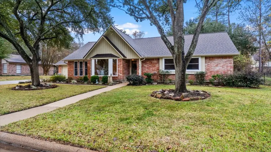 208 Magnolia Way, Huntsville, TX 77320 - Image #2