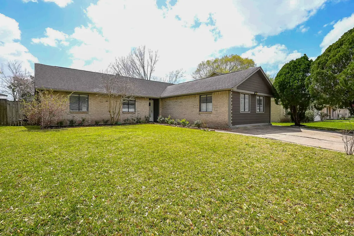7407 W Fuqua Drive, Stafford Missouri City, TX 77489 - #1