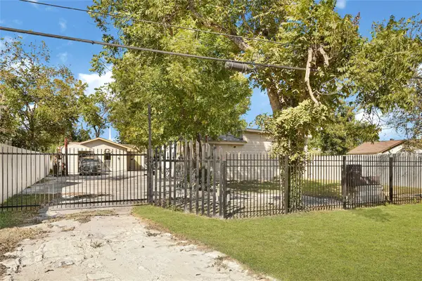 1925 Sunny Drive, Houston, TX 77093