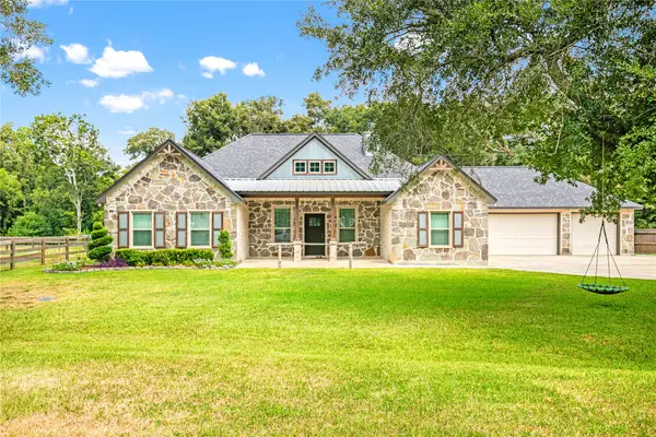 34 Nelson Court, Jones Creek, TX 77541