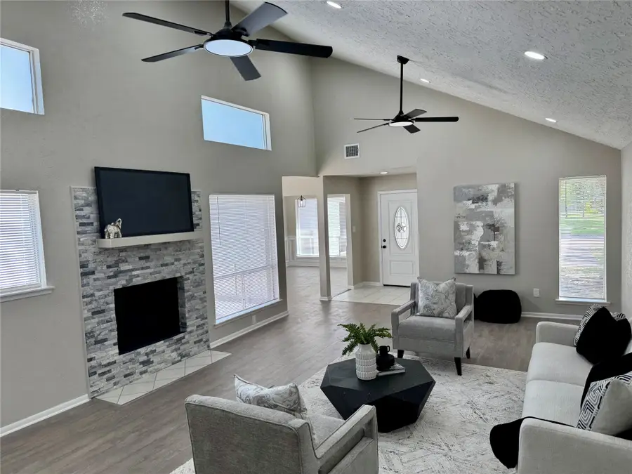 4231 Meadowbank Drive, Seabrook, TX 77586 - #2