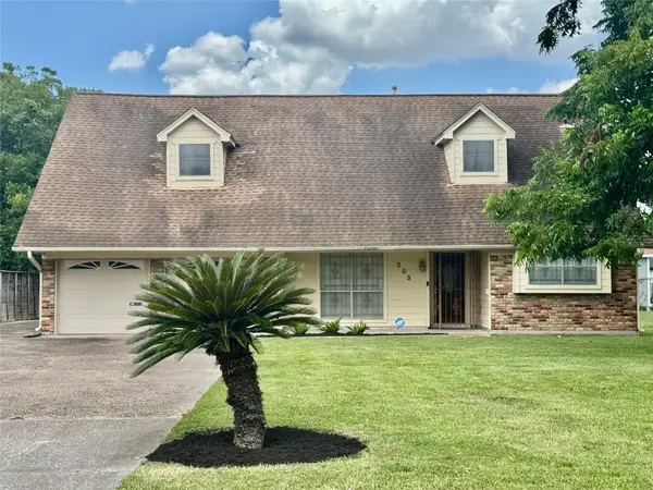 203 E Thornton Road, Houston, TX 77022