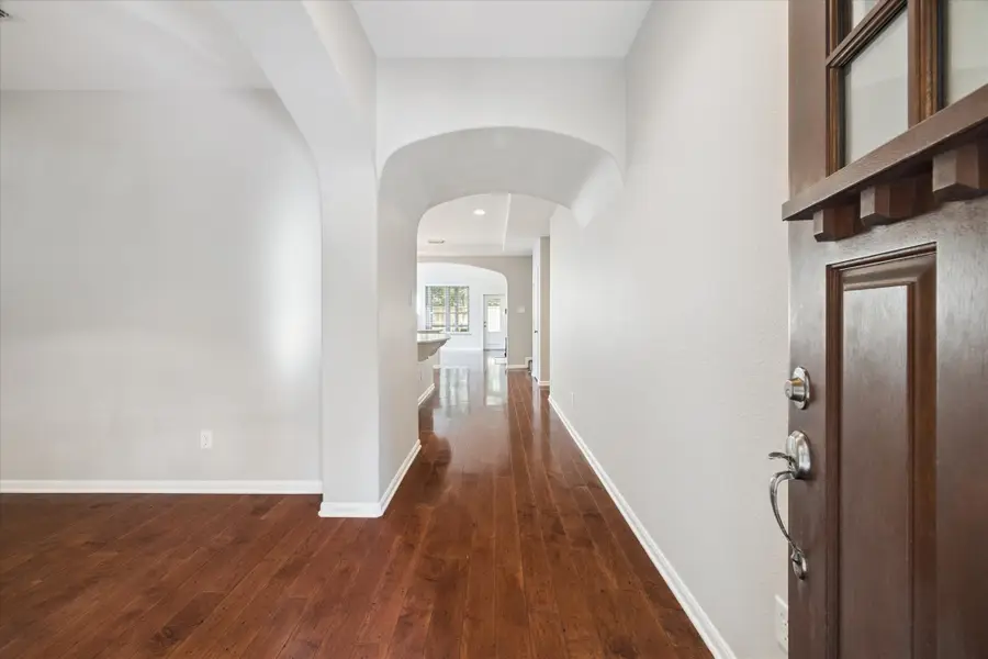 6 Douvaine Court, The Woodlands, TX 77382 - Image #3