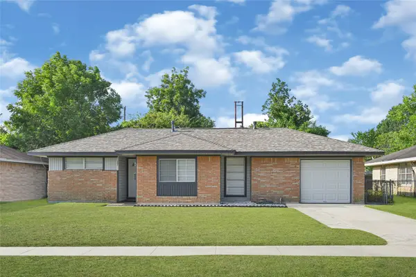307 Midway Drive, Baytown, TX 77521