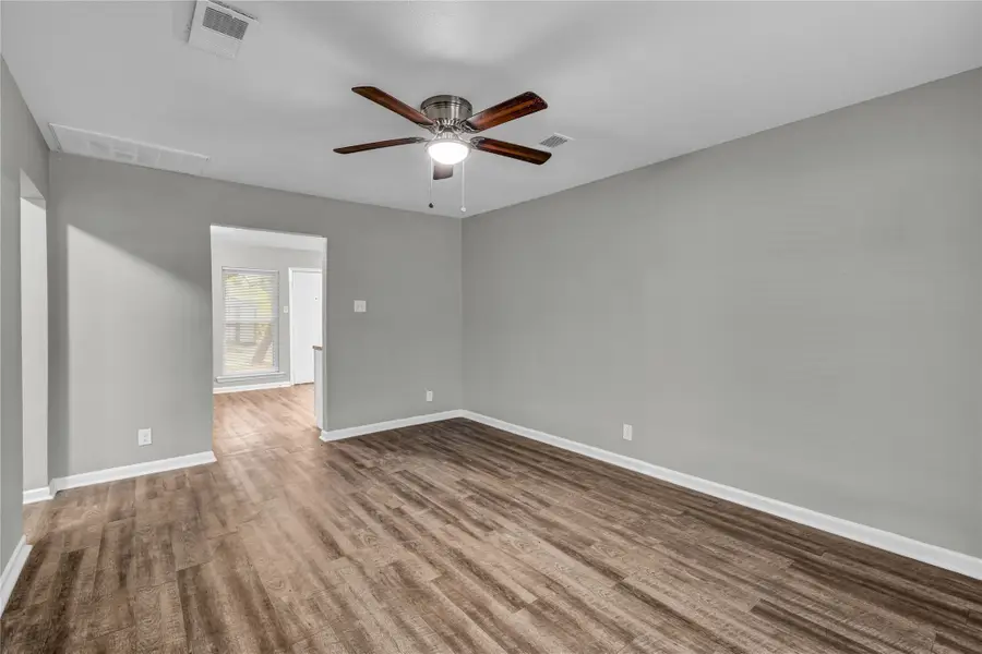 113 S Yaupon Street, Lake Jackson, TX 77566 - #2