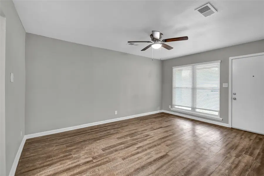 113 S Yaupon Street, Lake Jackson, TX 77566 - #3