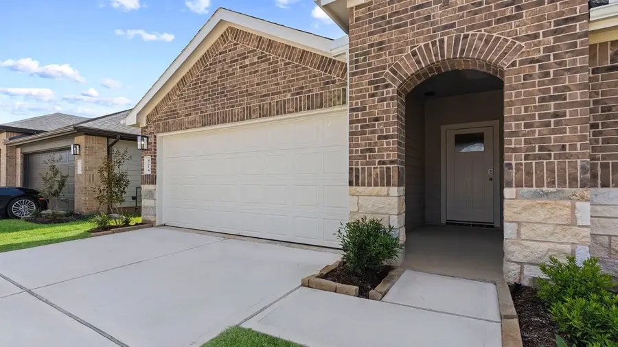 31126 Brighton Mill Court, Fulshear, TX 77441 - Image #2
