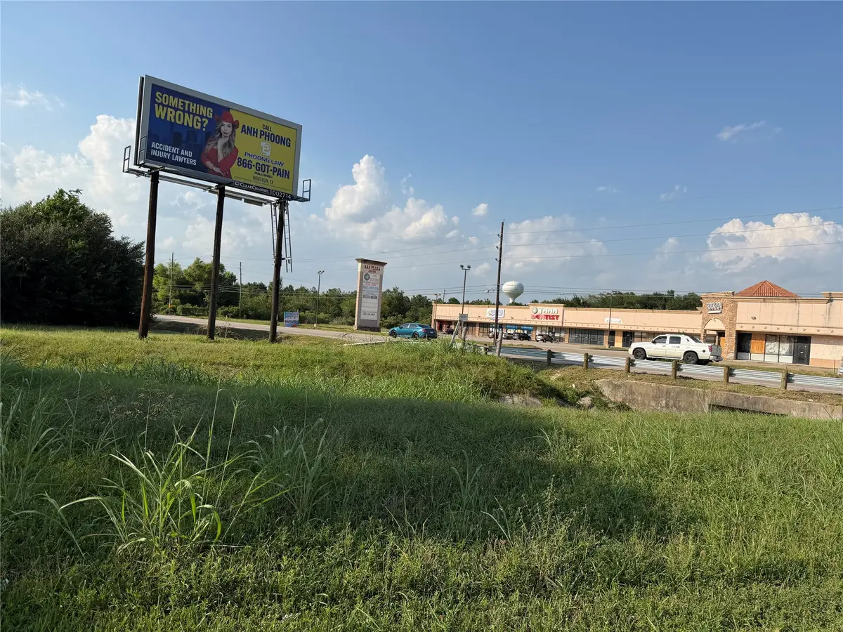 0 Veterans Memorial Dr, Houston, TX 77066 - #1