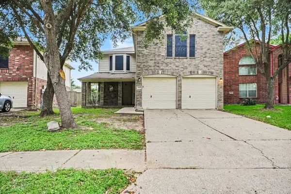 2875 Pebble Canyon Lane, Dickinson, TX 77539