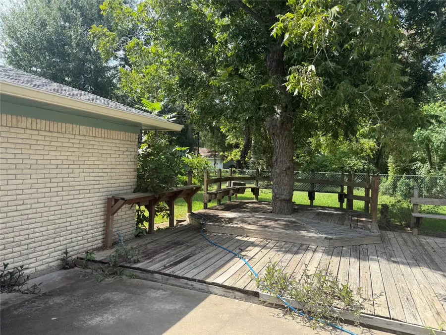 309 Linden Lane, Lake Jackson, TX 77566 - #3