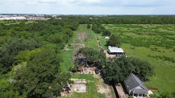 418 W Archer Road, Baytown, TX 77521