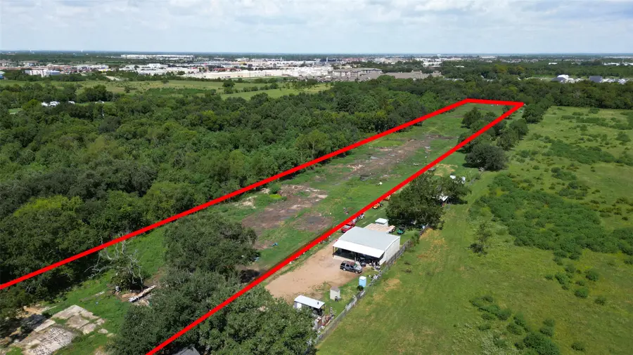 418 W Archer Road, Baytown, TX 77521 - #2