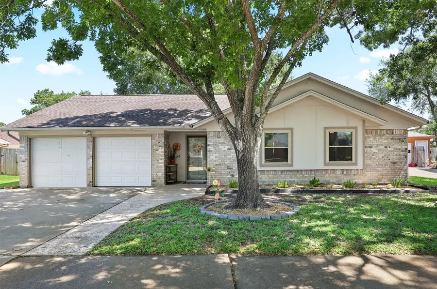 1819 Meadow Creek Drive, Pearland, TX 77581 - #2