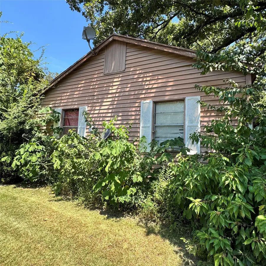 203 Roosevelt Road, Hooks, TX 75561 - #2