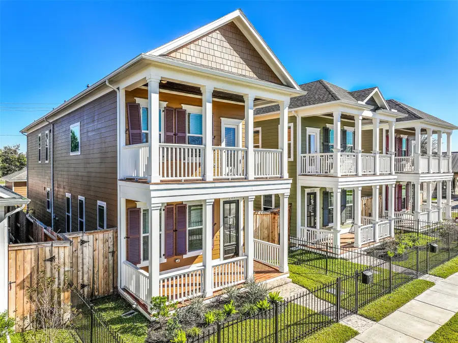 2519 S Houston Avenue, Pearland, TX 77581 - #2