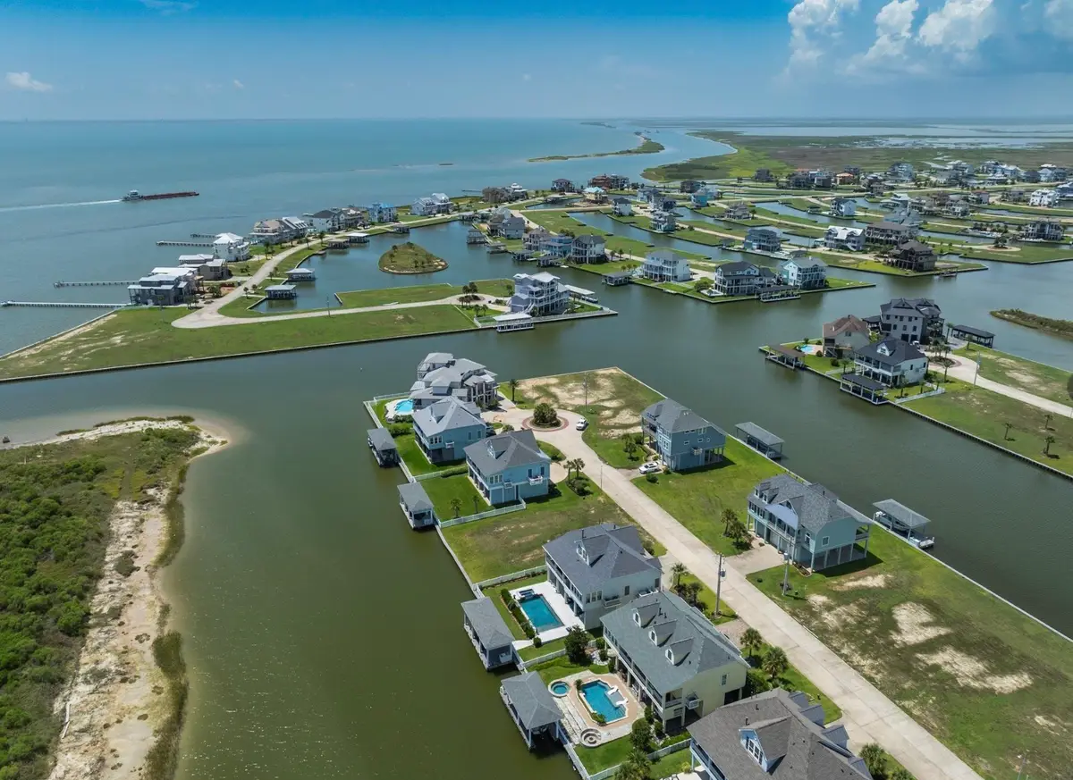 55 Water Key, Hitchcock, TX 77563 - #1