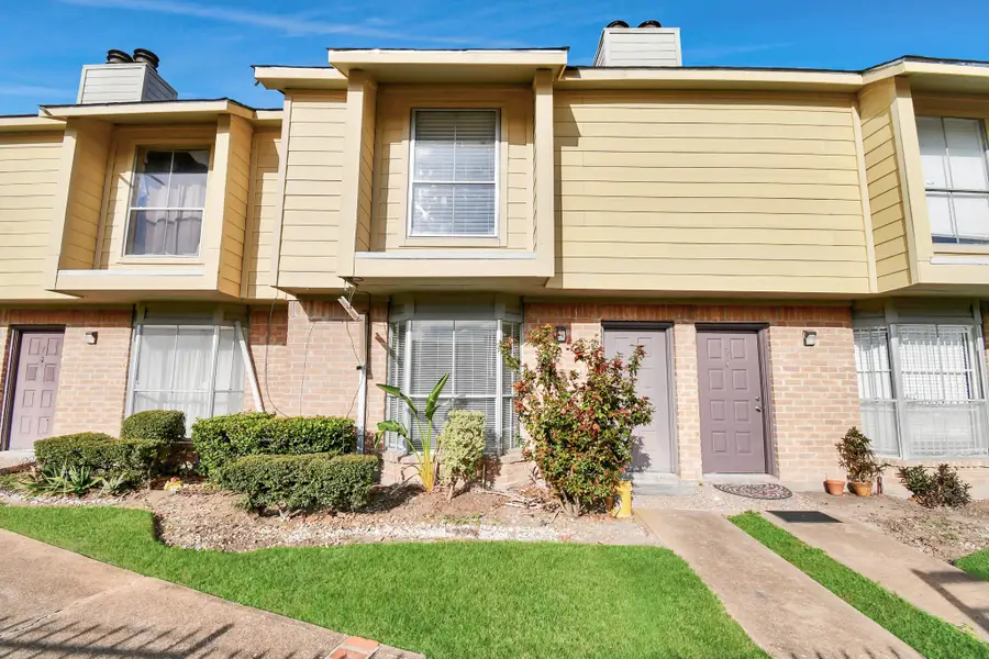 9350 Country Creek Drive #6, Houston, TX 77036 - Image #2