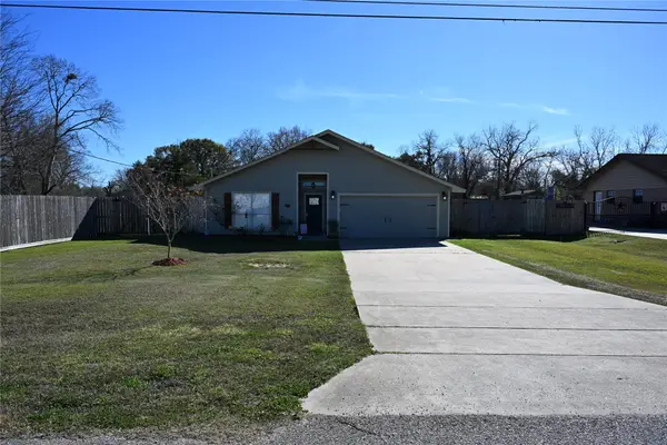 1220 Fairground Ln, Angleton, TX 77515
