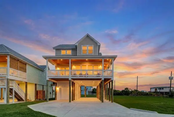 4010 Miramar Court, Galveston, TX 77554