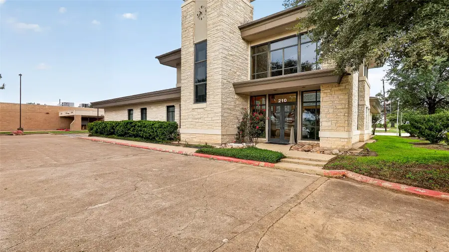 210 E Highway 79, Franklin, TX 77856 - #2