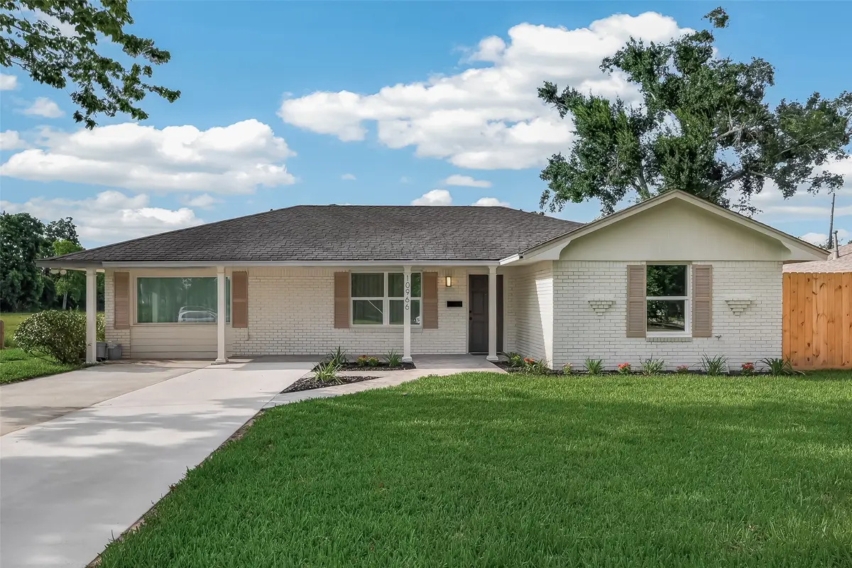 10966 Shadow Wood Dr, Houston, TX 77043 - #1