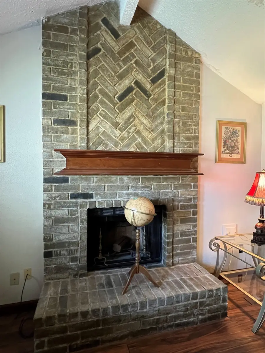 11002 Landsbury Circle, Houston, TX 77099 - Image #2