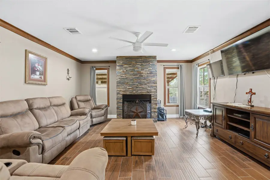 25436 Northampton, New Caney, TX 77357 - Image #2