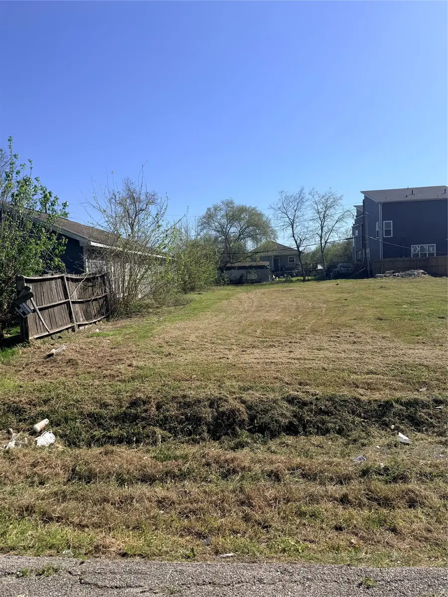 5004 Higgins Street, Houston, TX 77033 - #3