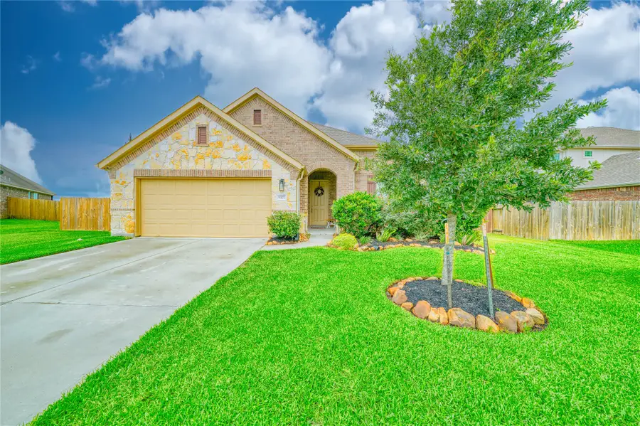 9107 Brett Court, Monterey Belvieu, TX 77523 - #3