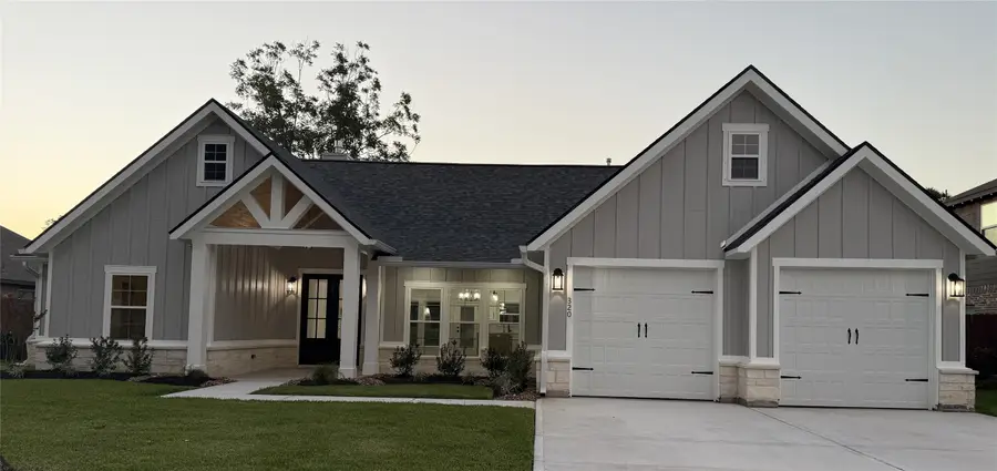 320 Wood Haven Drive, West Columbia, TX 77486 - #2