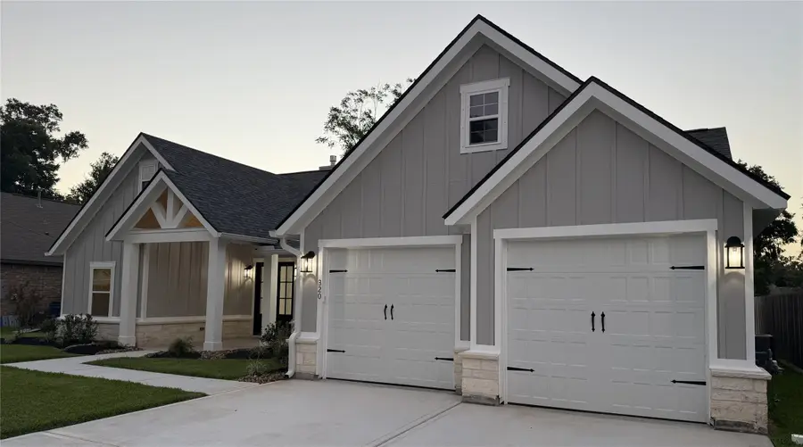 320 Wood Haven Drive, West Columbia, TX 77486 - #3