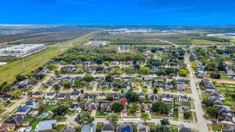 8802 Kensington Court, La Porte, TX 77571 - Image #3