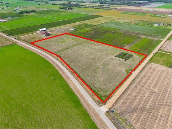 14209 County Line Road, Wallis, TX 77485