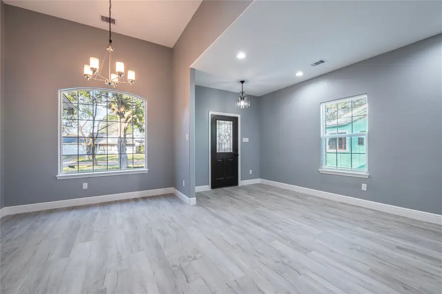 1413 4th Avenue N, Texas City, TX 77590 - #2