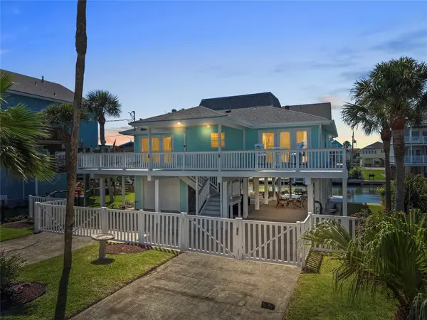 21815 Guadalupe Drive, Galveston, TX 77554