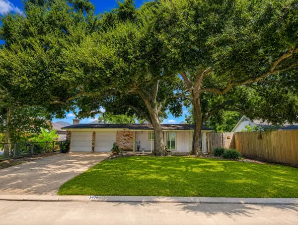 2406 Bayou Drive, League City, TX 77573