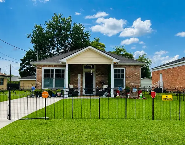 6509 Carver Avenue, Texas City, TX 77591