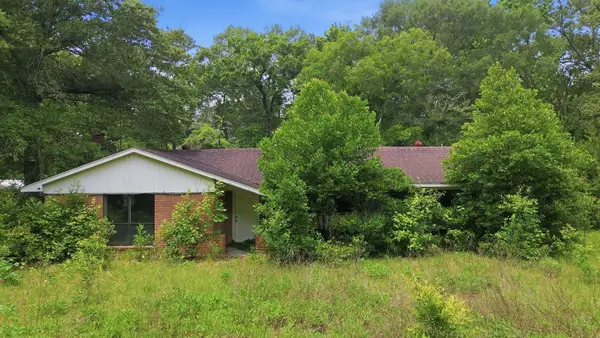 124 White Oak Drive N, Woodbranch, TX 77357