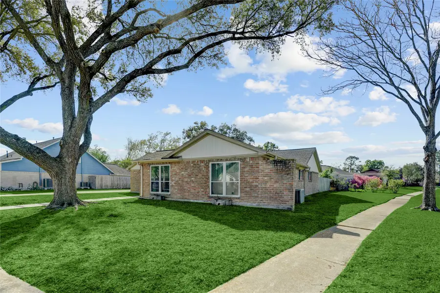1135 Trowbridge Drive, Houston, TX 77062 - #3