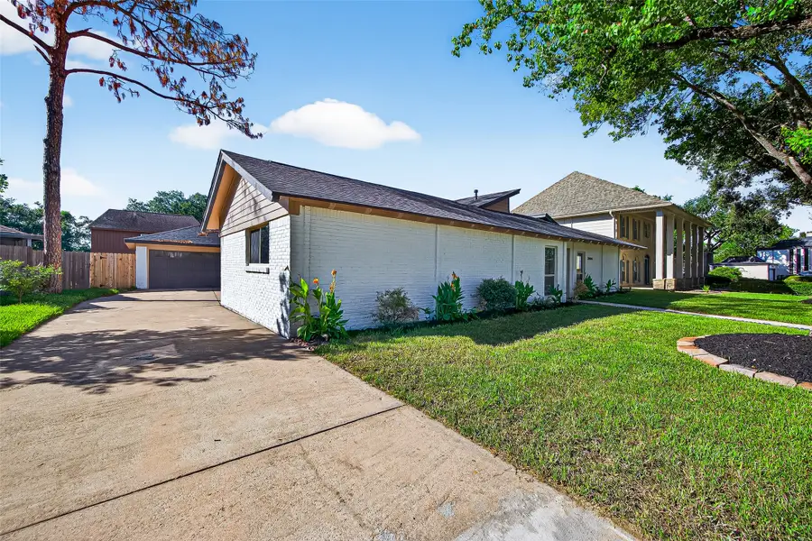 3006 Golden Hills Lane, Missouri City, TX 77459 - Image #2